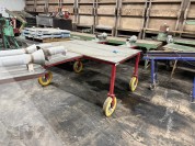 Foto van Oogstkarren kwetsbare grote bloemen