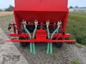 Foto van Hydraulisch aangedreven rijenstrooier