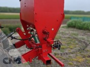 Foto van Hydraulisch aangedreven rijenstrooier